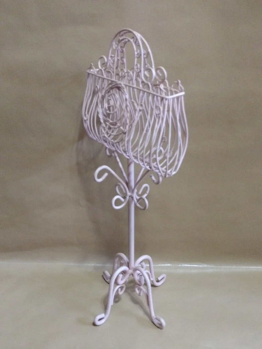 Pink Wire Rose Purse Jewelry Stand For Earrings Pins Chains Watch Dresser Accent